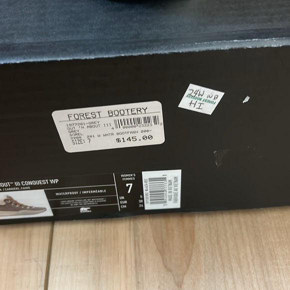 NWT Sorel Boots - Picture 3 of 3